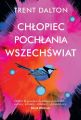 Chlopiec pochlania wszechswiat